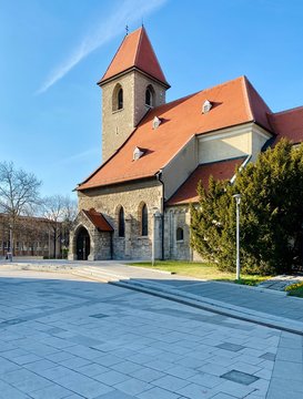 catholic church, chapel., himberg, red roof church, little church, village church, prayhouse, place of worship, himberg, lower austria, austria