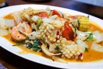 stir-fried seafood and vegetable
