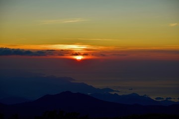 大台ヶ原山　正木峠から見た熊野灘に昇る朝日の情景