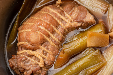 煮豚　タコ糸縛り