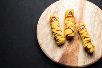  Halloween mummy hot dogs