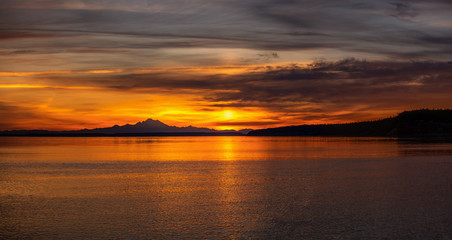 Fototapeta na wymiar Mt Baker Washington Sunrise 2298