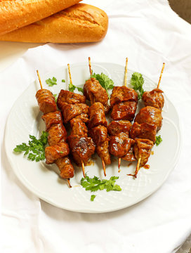 Pinchos morunos de seit&aacute;n