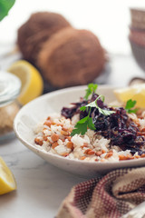 Mujaddara, lentejas con arroz y cebolla caramelizada