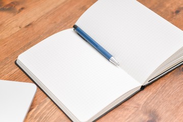 ボールペンと手帳