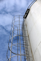 Silo auf einem Bauernhof
