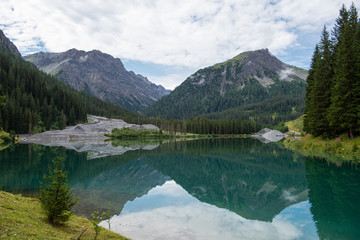 Stausee in Arosa im Kanton Graubünden / Schweiz