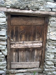 Particolari di antiche porte in legno