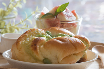 ズンダのチーズクリームパン　朝食プレート