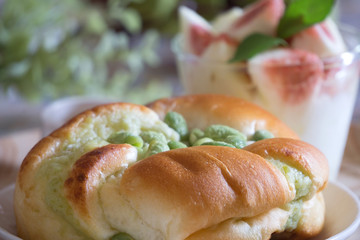 ズンダのチーズクリームパン　朝食プレート