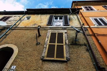 Fototapeta na wymiar Old building in Italy