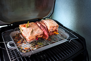 Schweinebraten vom Grill