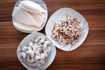 Meeresfrüchte, Shrimps, Kalamari, Tomatensauce © Michael