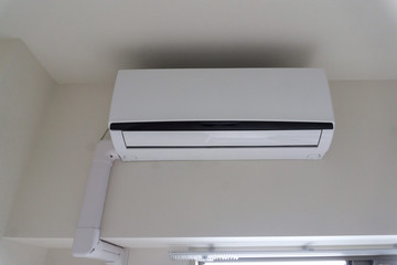 エアコン 天井	
