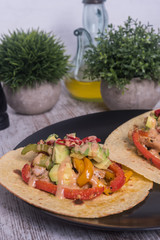 Tacos de pollo y verduras