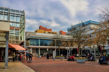 berlin, deutschland - einkaufszentrum im märkischen viertel