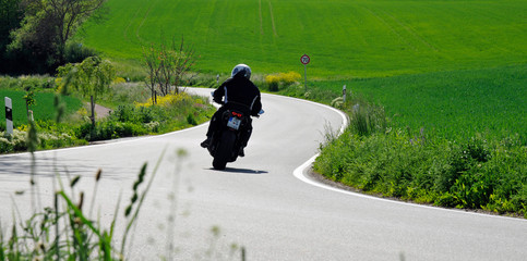 Obraz premium kurvige strasse