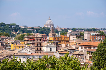 Fototapeta na wymiar beautiful view across Rome from the view point to the Vatican