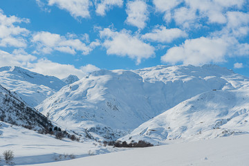 Fototapeta na wymiar Urserental im Winter, Sicht Richtung Realp, Kanton Uri, Schweiz
