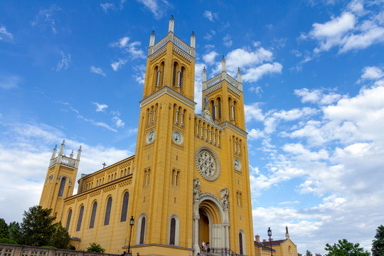 Catholic Church in Fot
