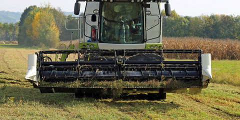 Combine harvesting during cereal harvesting