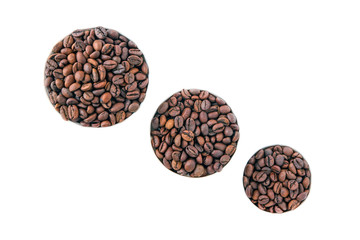 Obraz na płótnie Canvas brown coffee beans on a white background