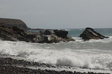 vagues mer et rochers