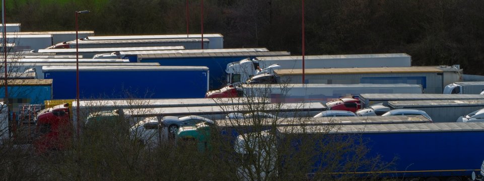 Panorama Lkws auf Rastplatz