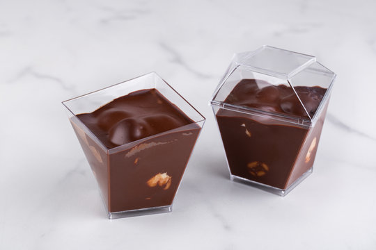 Profitroli with chocolate cream