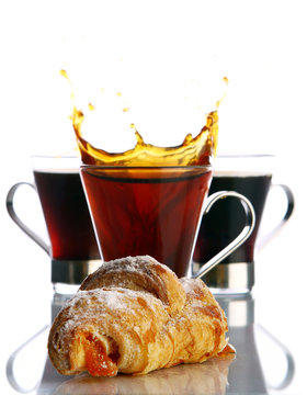 cup of coffe with croasant