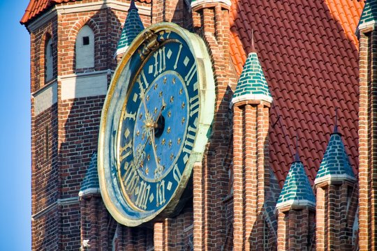 Gdańsk Polska Zegar na wieży katedry w Gdańsku