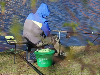 Angler am Kanal