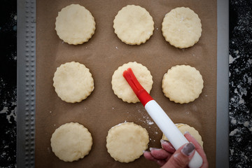 Preparar e fazer scones na cozinha