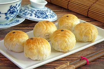 Bean paste pastry is a traditional Chinese baked pastry containing bean paste. One of most popular Chinese pastries,consumed throughout year and sold through traditional and modern confectionery shops