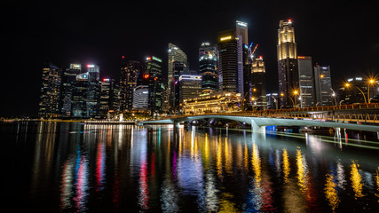 Obraz na płótnie Canvas Singapore skyline at night