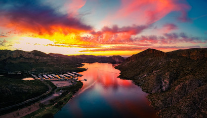 Fototapeta premium Canyon Lake Sunset