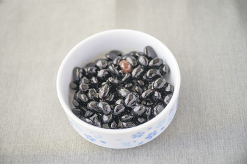 小鉢の黒豆