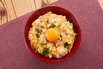 親子丼　(chicken and egg bowl)