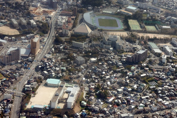 下関市向山町上空から下関陸上競技場付近を空撮