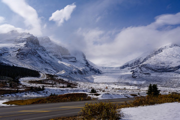 Autumn winter mountains Alberta Kanada travel destination