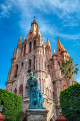 Obraz premium Kościół Parroquia de San Miguel Arcangel w San Miguel de Allende w Meksyku