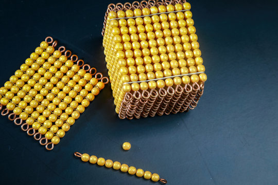 montessori golden material mathematics number decimal system number unit ten hundred and one thousand
