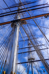 Naklejka premium Old ship mast and sail ropes closeup