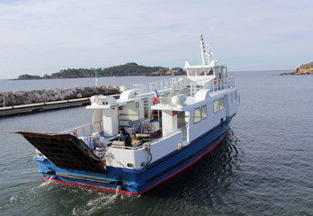 petit ferry