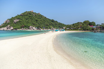 Landscape view Sandbank or sandbar separated sea  from low tide to high tide at Koh Nang Yuan Island Surat Thani, Thailand 