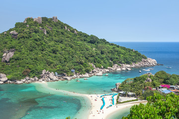 Landscape view beach of Koh Nang Yuan Island under blue sky in summer day Koh Nang Yuan Island is most popular famous tourist attractions in the gulf of Thailand, Samui, Surat Thani, Thailand 