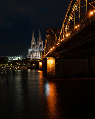 Fototapeta na wymiar Blue hour Hohenzollern bridge and cathedral 3