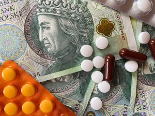 Polish money and pills during COVID 