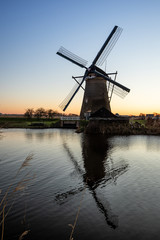 Fototapeta na wymiar Windmills kinderdijk netherland during sunset