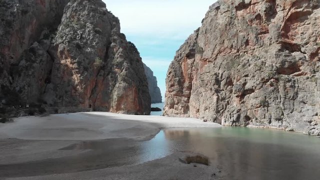 4K DRON BEAUTIFUL PAISAJE MALLORCA PLAYA CALOBRA 